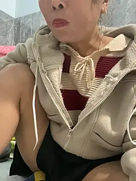 Snapshot of Linaannn chatting on January 9, 2026, 12:23 pm Linaannn online show from January 9, 2026, 12:23 pm