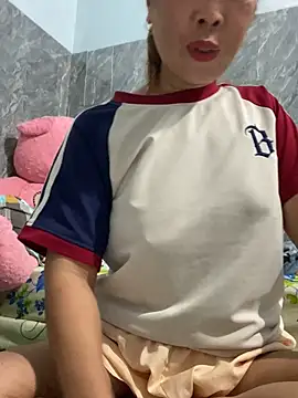 Snapshot of Linaannn chatting on December 2, 2025, 11:50 pm Linaannn online show from December 2, 2025, 11:50 pm