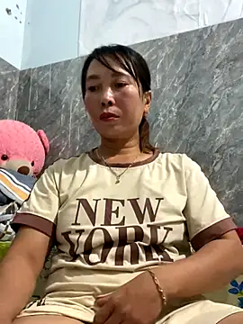 Snapshot of Linaannn chatting on December 15, 2025, 12:00 pm Linaannn online show from December 15, 2025, 12:00 pm