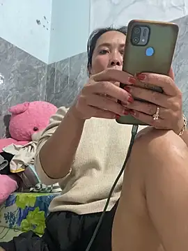 Snapshot of Linaannn chatting on December 20, 2025, 11:07 pm Linaannn online show from December 20, 2025, 11:07 pm