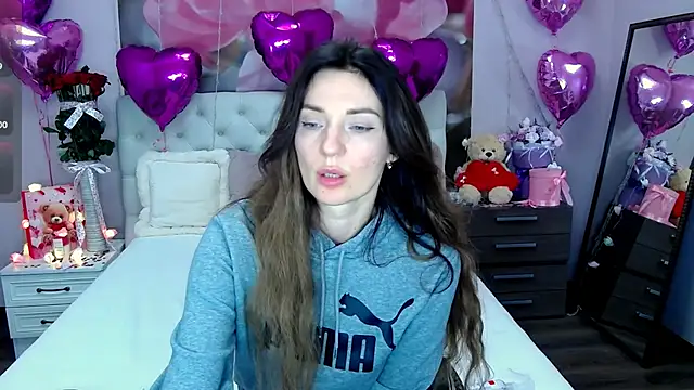 Snapshot of VioletUmi chatting on February 9, 2025, 8:54 am VioletUmi online show from February 9, 2025, 8:54 am