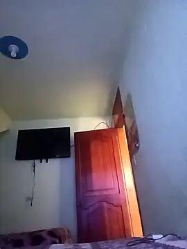 alexmoragomez online show from April 21, 2026, 2:12 pm