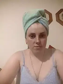 CoddessCrystal online show from June 20, 2026, 1:27 pm