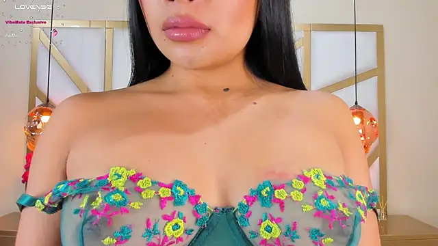 Snapshot of CarolineMaldonado chatting on February 21, 2025, 6:37 pm CarolineMaldonado online show from February 21, 2025, 6:37 pm