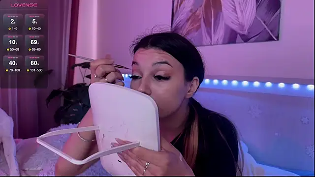Veronica leal online show from July 2, 2026, 8:42 am