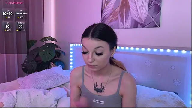 Snapshot of Veronica_leal chatting on May 15, 2026, 10:24 am Veronica leal online show from May 15, 2026, 10:24 am