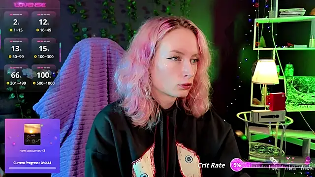 Snapshot of _HelenCarter chatting on October 6, 2025, 8:53 pm HelenCarter online show from October 6, 2025, 8:53 pm