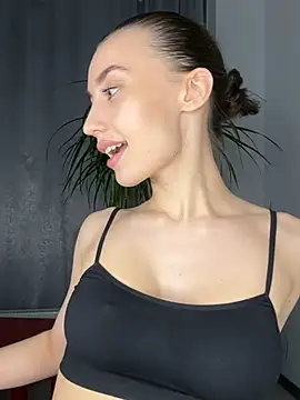 Snapshot of Polli_Kiss chatting on February 23, 2025, 9:16 pm Polli Kiss online show from February 23, 2025, 9:16 pm