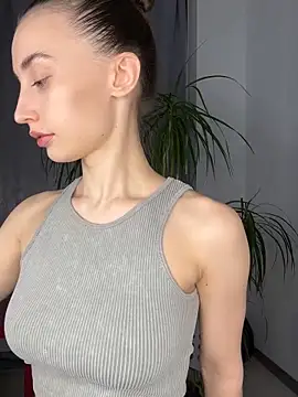 Snapshot of Polli_Kiss chatting on March 9, 2025, 5:17 pm Polli Kiss online show from March 9, 2025, 5:17 pm