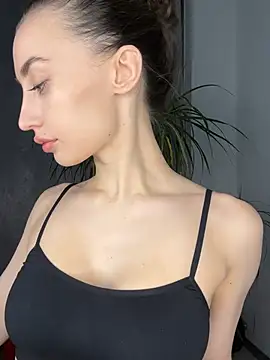 Snapshot of Polli_Kiss chatting on February 22, 2025, 6:41 pm Polli Kiss online show from February 22, 2025, 6:41 pm