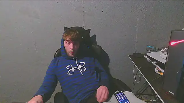 Snapshot of Superoz77 chatting on January 11, 2025, 4:27 am Superoz77 online show from January 11, 2025, 4:27 am