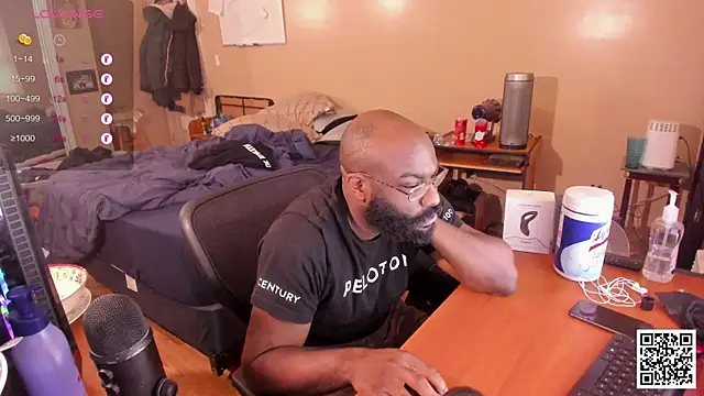 Snapshot of MrChuckDailyXXX chatting on December 11, 2024, 6:09 pm MrChuckDailyXXX online show from December 11, 2024, 6:09 pm