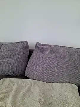 EileX official online show from April 13, 2026, 7:34 am