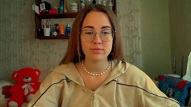 luxie milady online show from October 9, 2025, 11:33 am