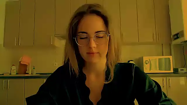 luxie milady online show from September 9, 2025, 7:51 am