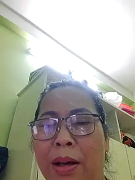 Snapshot of Hangem111 chatting on April 4, 2026, 6:36 pm Hangem111 online show from April 4, 2026, 6:36 pm