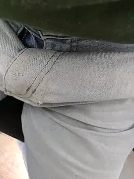 OLAJONES online show from October 4, 2025, 2:07 pm