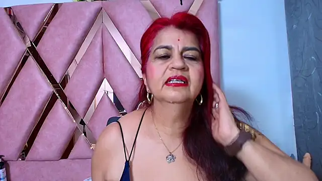 RoxetteMature online show from July 13, 2026, 12:15 pm