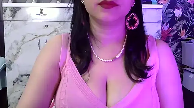 Snapshot of Hot_Soni143 chatting on February 12, 2025, 6:19 am Hot Soni143 online show from February 12, 2025, 6:19 am