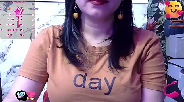 Snapshot of Hot_Soni143 chatting on February 14, 2025, 6:45 am Hot Soni143 online show from February 14, 2025, 6:45 am