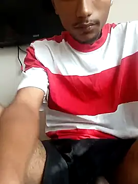 slimmydaddy69 online show from April 8, 2026, 12:39 pm