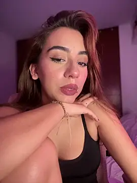 Snapshot of veronicaapink chatting on September 26, 2025, 11:33 pm veronicaapink online show from September 26, 2025, 11:33 pm