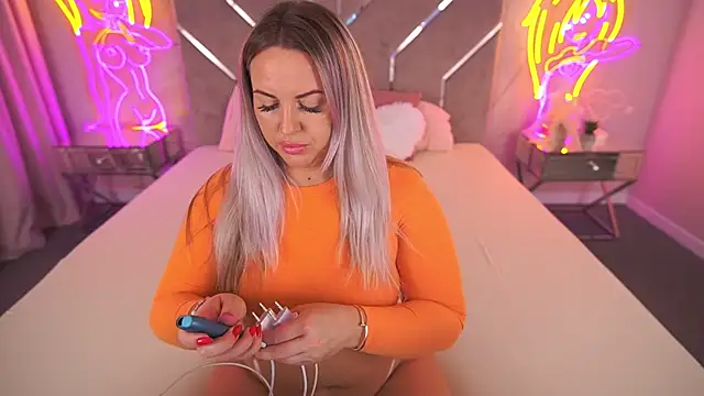 KiraCandyS online show from November 11, 2025, 9:53 pm