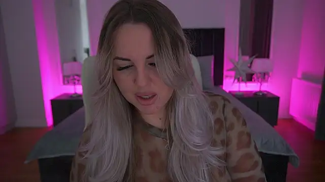 KiraCandyS online show from February 19, 2026, 10:07 pm