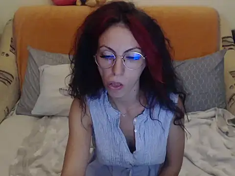 Snapshot of Emmatoo chatting on September 21, 2025, 4:01 pm Emmatoo online show from September 21, 2025, 4:01 pm