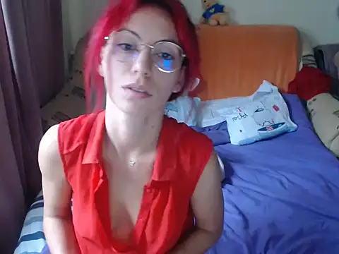 Snapshot of Emmatoo chatting on September 15, 2025, 6:58 am Emmatoo online show from September 15, 2025, 6:58 am