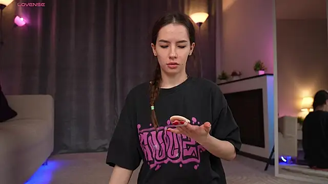 Amely Young online show from April 5, 2026, 1:34 am