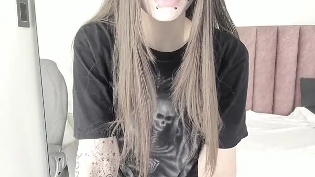 Snapshot of celestica_rose chatting on January 5, 2026, 7:50 pm celestica rose online show from January 5, 2026, 7:50 pm