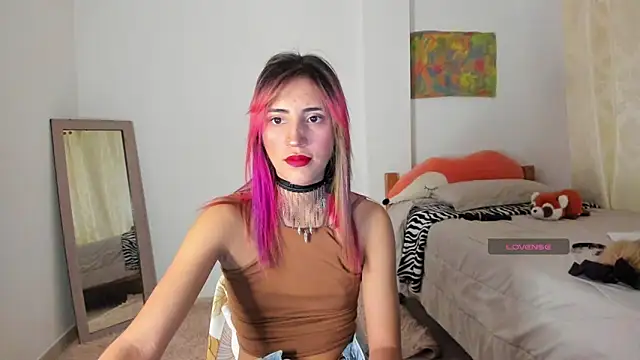 Snapshot of linnie_ chatting on January 28, 2025, 12:47 am linnie online show from January 28, 2025, 12:47 am