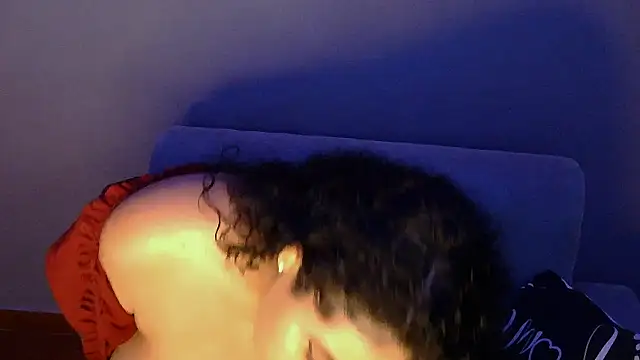 Emmacamille online show from February 27, 2026, 12:00 am