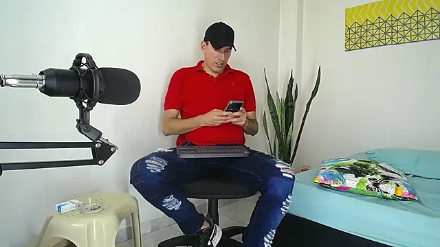 Snapshot of jayydenandjacob chatting on February 10, 2025, 7:17 pm jayydenandjacob online show from February 10, 2025, 7:17 pm