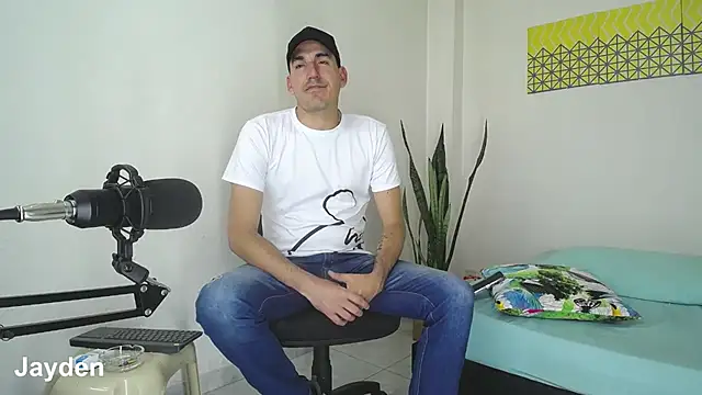Snapshot of jayydenandjacob chatting on February 13, 2025, 8:03 pm jayydenandjacob online show from February 13, 2025, 8:03 pm