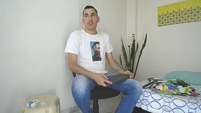 Snapshot of jayydenandjacob chatting on March 11, 2025, 7:03 pm jayydenandjacob online show from March 11, 2025, 7:03 pm