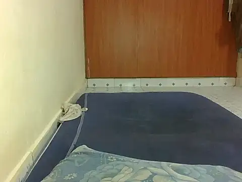 hotebbbyy online show from April 4, 2026, 10:55 am