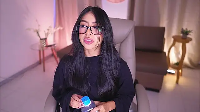 Sara albrecht online show from March 18, 2025, 12:39 pm