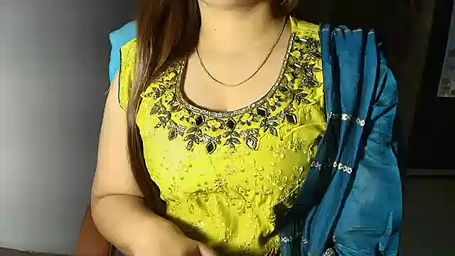 KhwahisHH online show from February 11, 2026, 7:03 pm