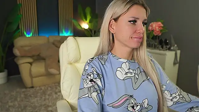 SweetBlondy35 online show from February 17, 2026, 6:16 pm