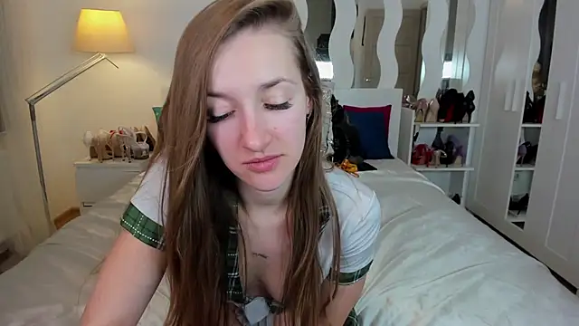 KateRedgar online show from March 15, 2025, 6:21 pm