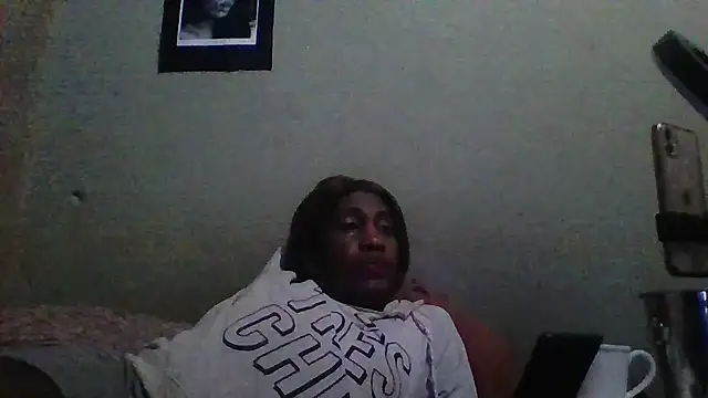 Moorella1 online show from September 29, 2025, 9:53 pm