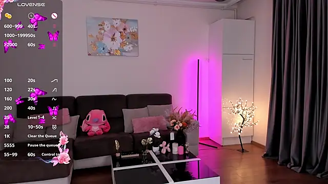 SweetAmeliaaa online show from June 15, 2026, 7:35 pm
