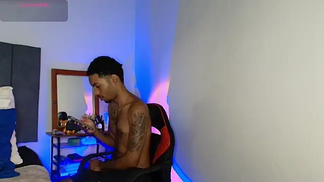 Snapshot of colinbrown chatting on November 10, 2025, 11:37 am colinbrown online show from November 10, 2025, 11:37 am