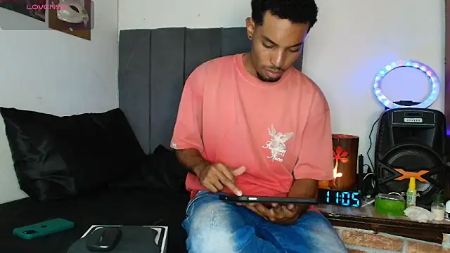 Snapshot of colinbrown chatting on October 21, 2025, 4:06 pm colinbrown online show from October 21, 2025, 4:06 pm