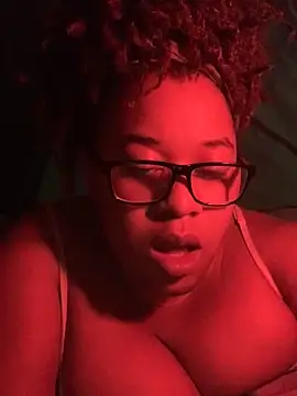 bustypothead online show from September 12, 2025, 7:08 am