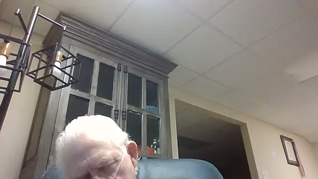 Snapshot of bootlegmanz chatting on April 8, 2026, 7:48 pm bootlegmanz online show from April 8, 2026, 7:48 pm