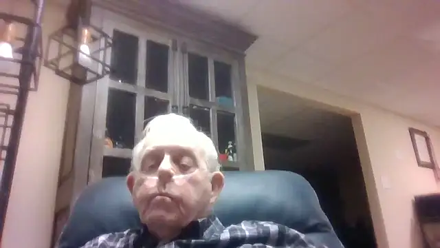 Snapshot of bootlegmanz chatting on February 2, 2026, 3:22 pm bootlegmanz online show from February 2, 2026, 3:22 pm