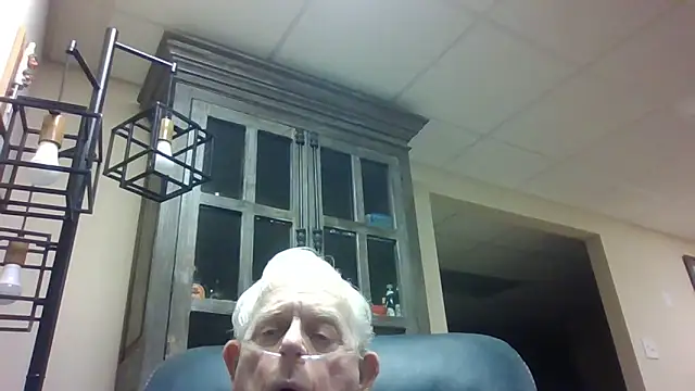 Snapshot of bootlegmanz chatting on February 7, 2026, 1:30 pm bootlegmanz online show from February 7, 2026, 1:30 pm